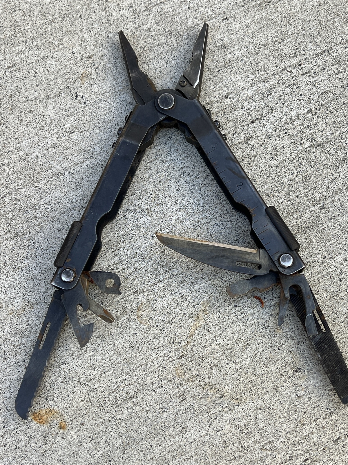 Gerber MP600 Multi-Tool Multi-Plier Black Oxide ( See Pictures )