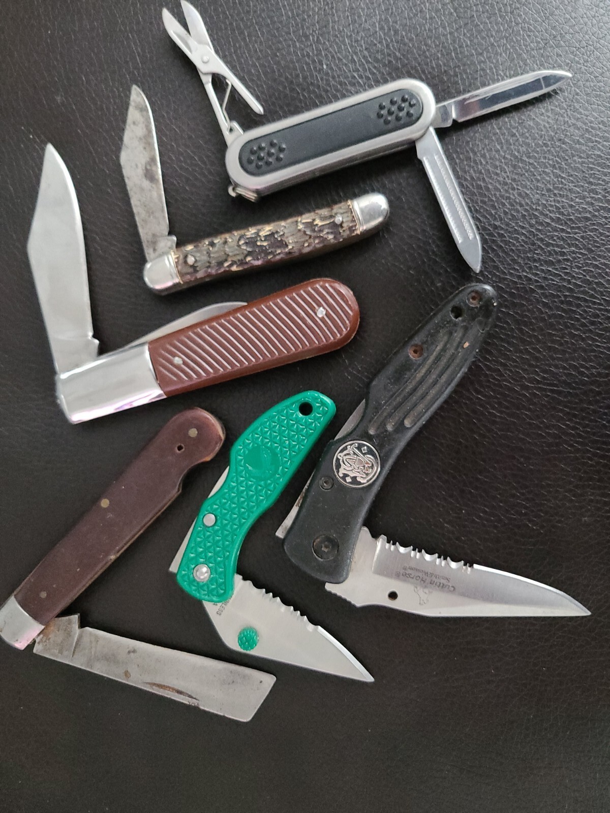 Pocket Knives And Multi Function Knife. Lot Of 6. Smith And Wesson..etc.
