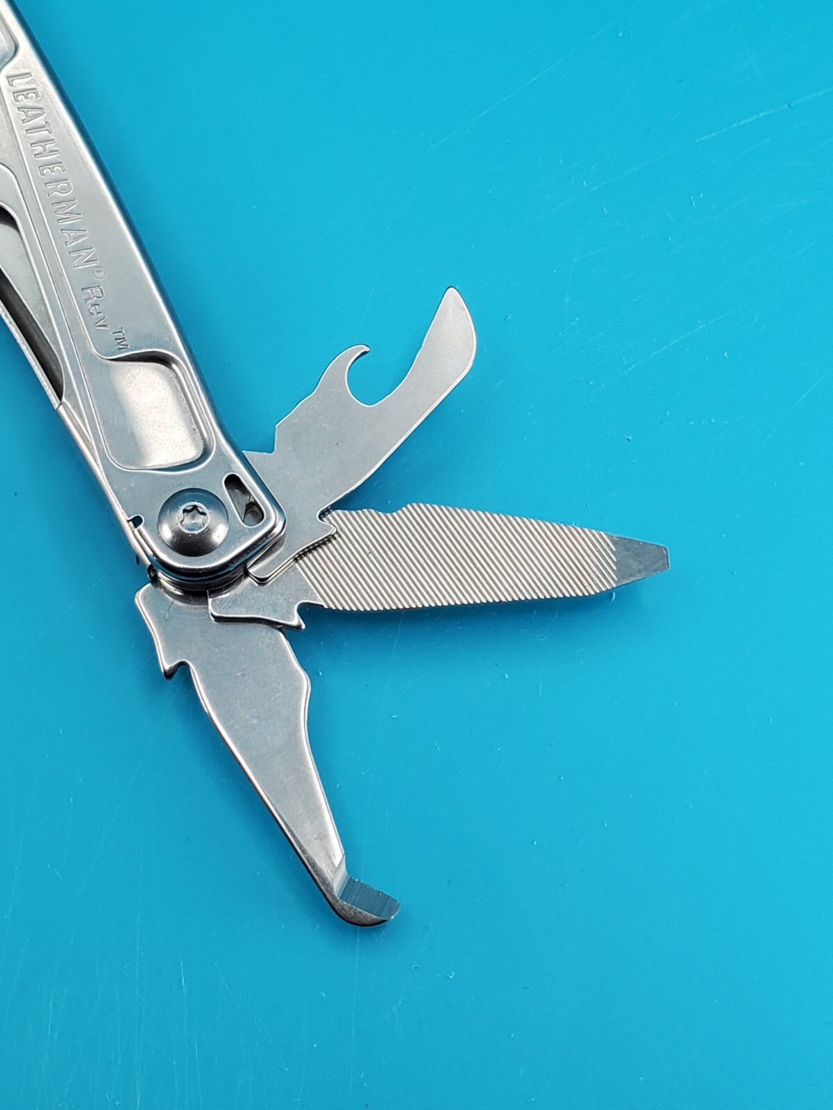 Leatherman Rev 3.8″ Multi-Tool, Stainless! *SOME RUST ON ITEM*