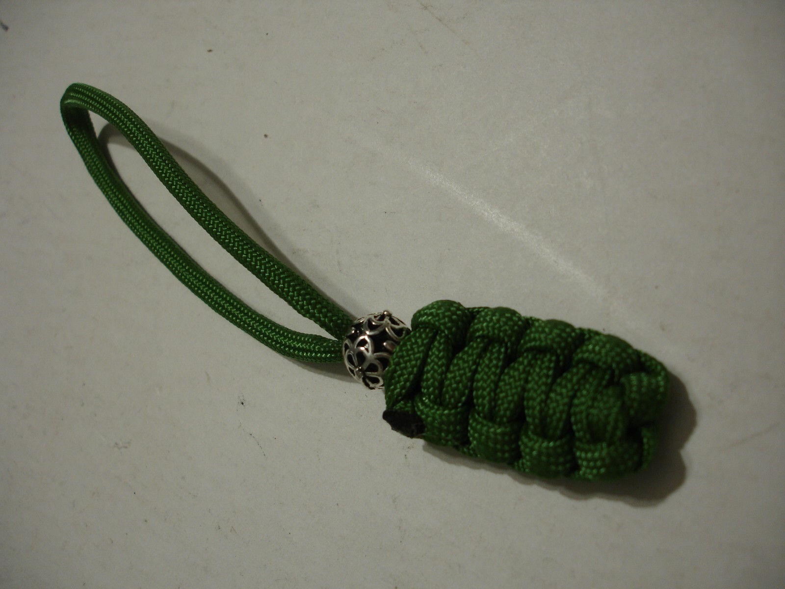 GREEN 550 PARACORD SILVERTONE METAL BEAD KEY CHAIN / KNIFE LANYARD USA MADE NEW