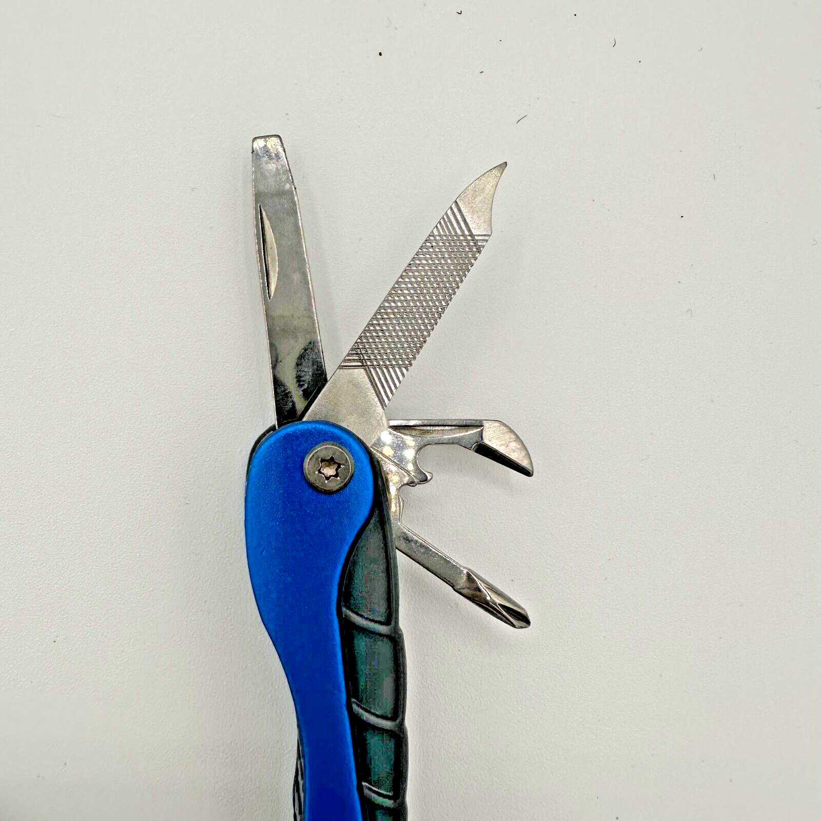 Auto Handle Outdoor Multi-Functional Tool With Buckle Folding Pocket 4.5″L