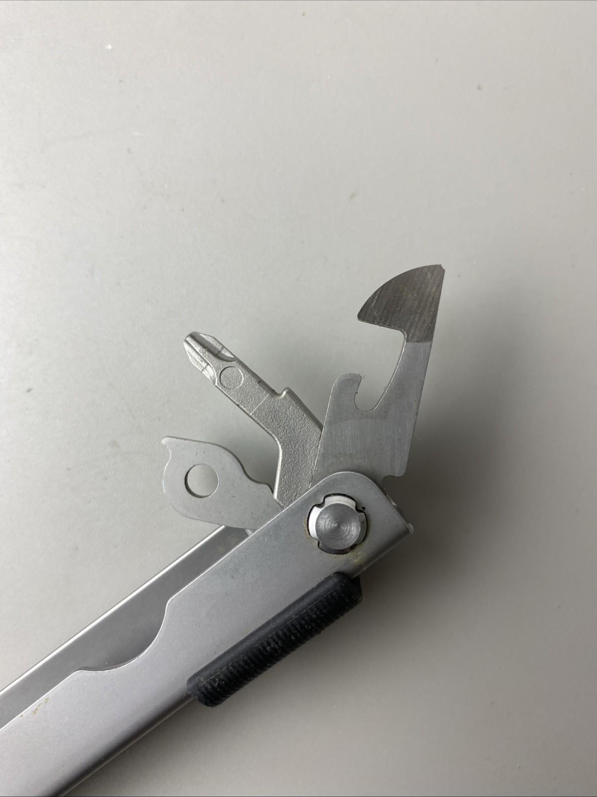 Gerber MP600 Stainless Steel Multi-Tool Needle Nose Pliers w/ Leather Sheath