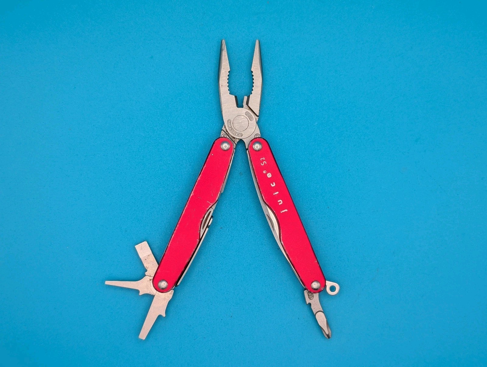 Leatherman Juice S2 Red Multi Tool! RETIRED!