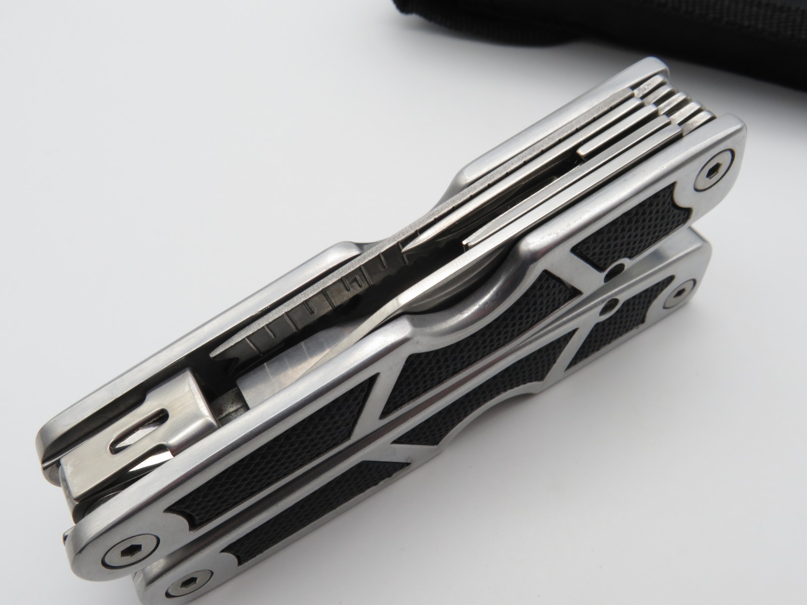 Multitool with Case Collectible EDC Tool Tool Outdoor Knife with Pliers