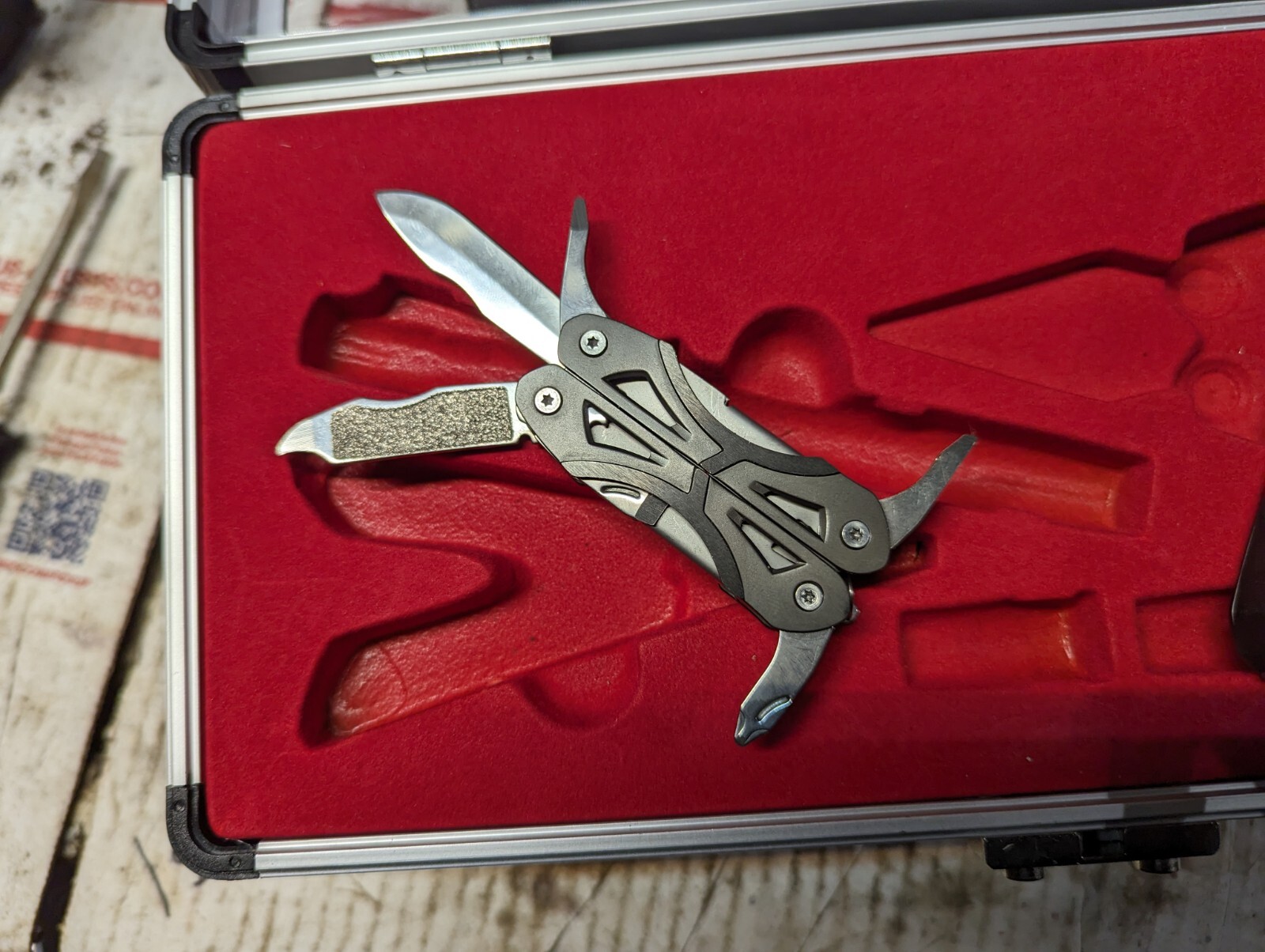 Gerber Multi Pliers & Multi Tool Knife With Hard Case