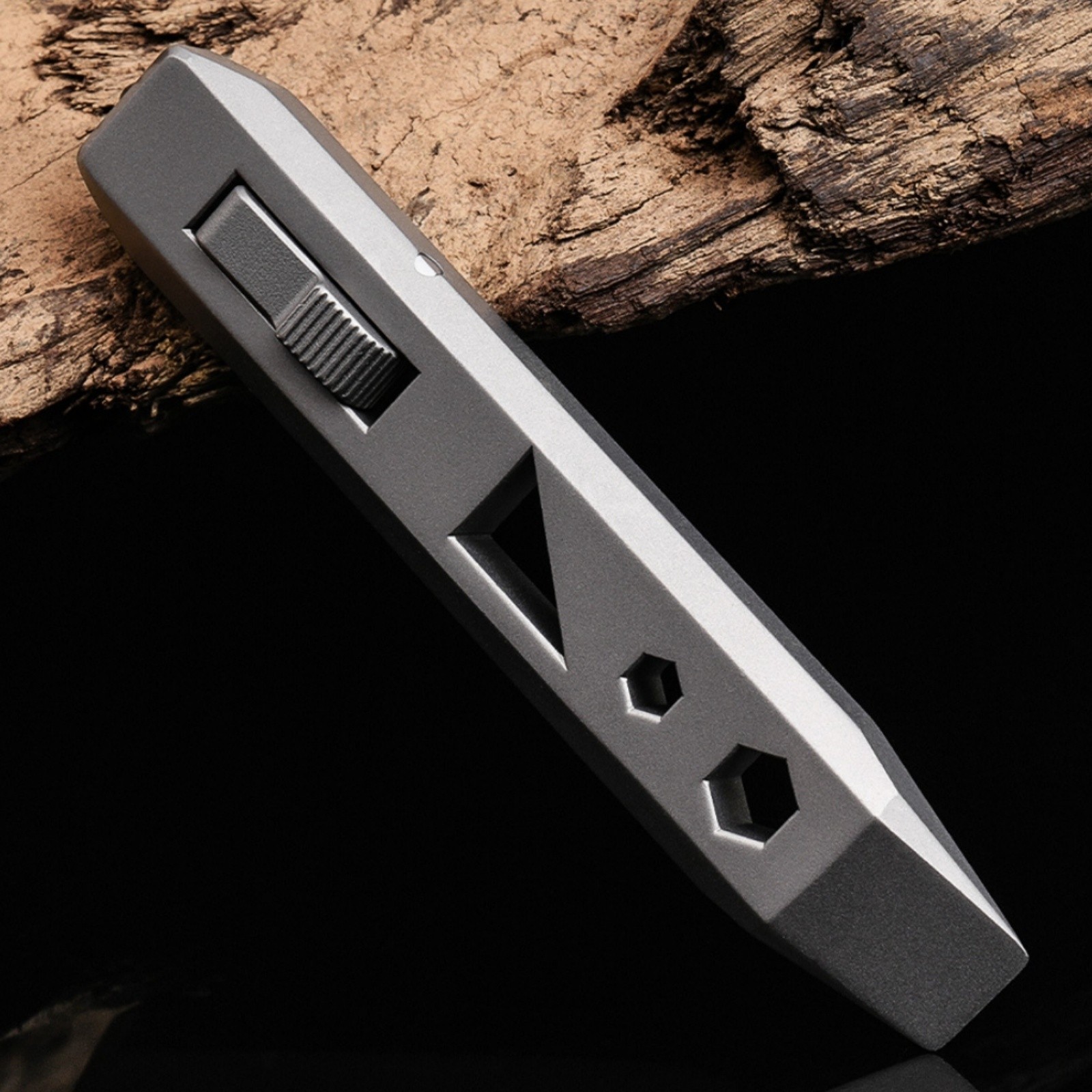 Titanium Alloy Pry Bar Multi-tool EDC Screwdriver Bottle Opener Nail Puller