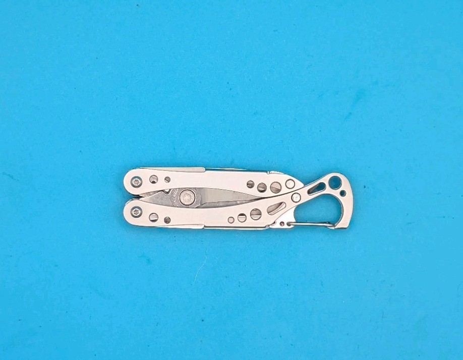 Leatherman Style CS Black Multi-Tool! FAST SHIPPING! *MISSING TWEEZERS*