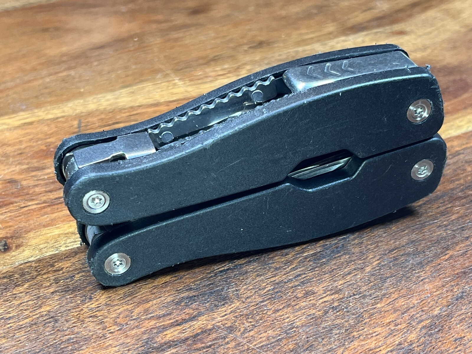 SmartGear USB Rechargeable Flashlight Multitool + Nylon Sheath