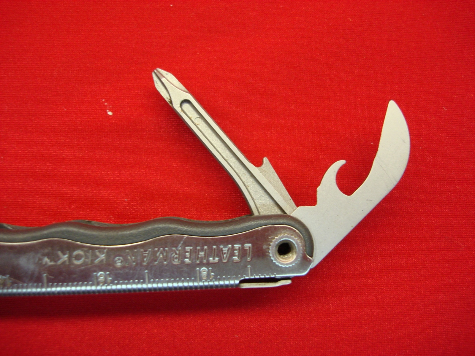 LEATHERMAN KICK MULTI-TOOL – GENUINE WITH 5 TOOLS – PREOWNED BUT VERY NICE COND.