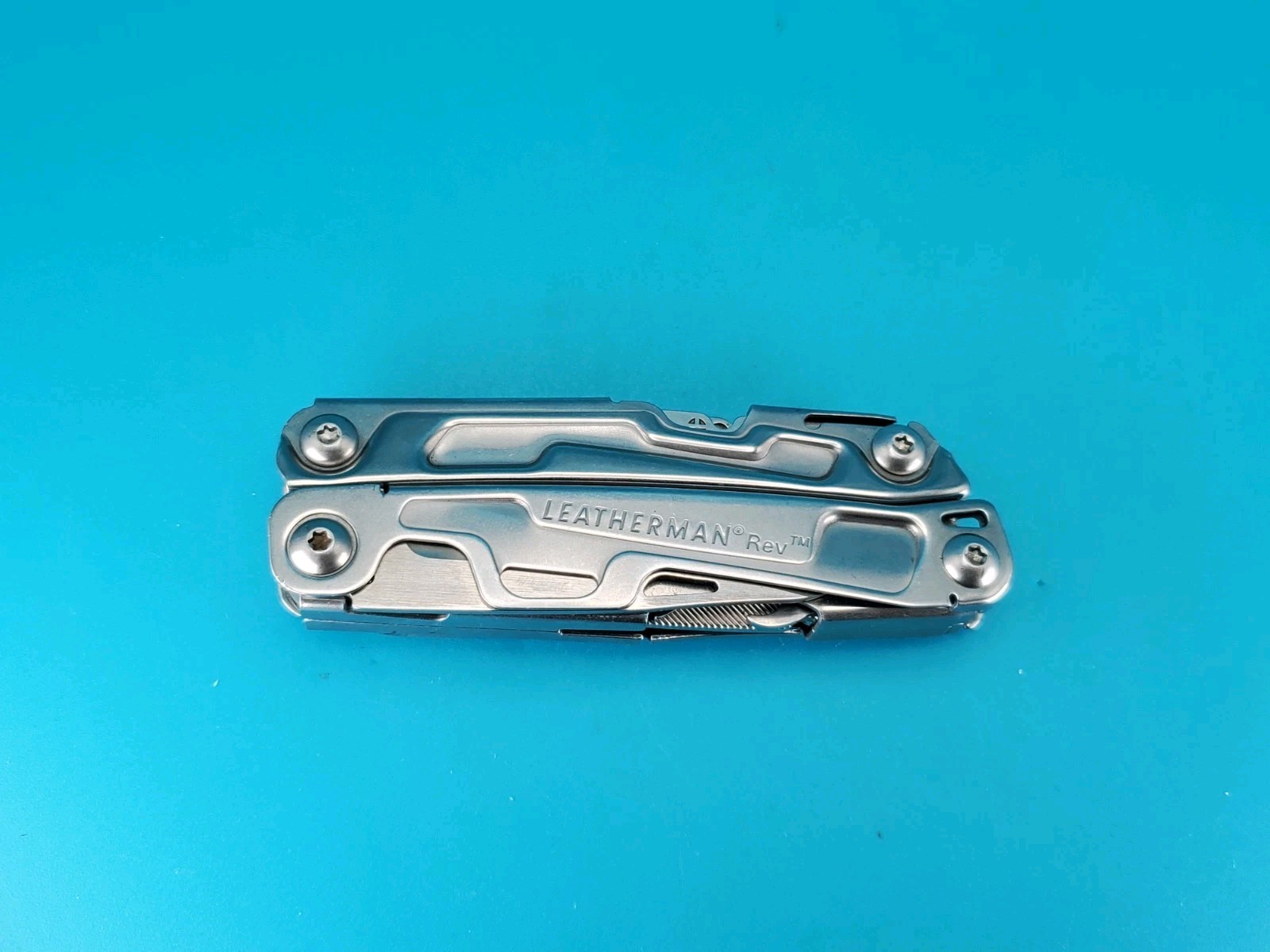 Leatherman Rev 3.8″ Multi-Tool, Stainless! *LOCAL 32*