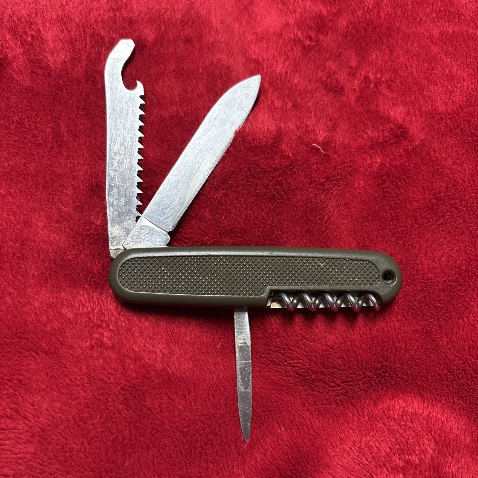 Green Folding Pocketknife Multi-Tool, Knife/Saw/Corkscrew/Bottle Opener, and awl