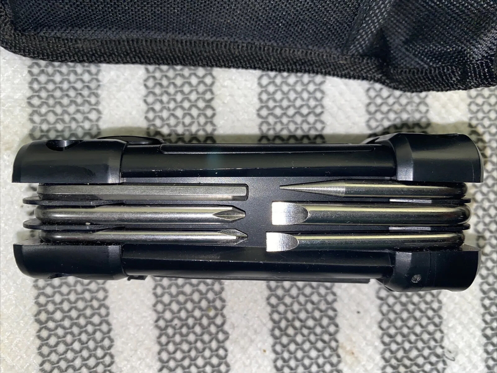 SIERRA CLUB 16 in 1 Pocket Tool with Instructions & Nylon Case