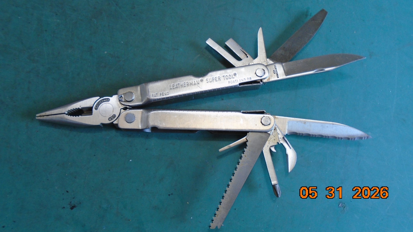 Vintage Leatherman Super Multi Tool Pat. Pend Portland Oregon / Leather Sheath