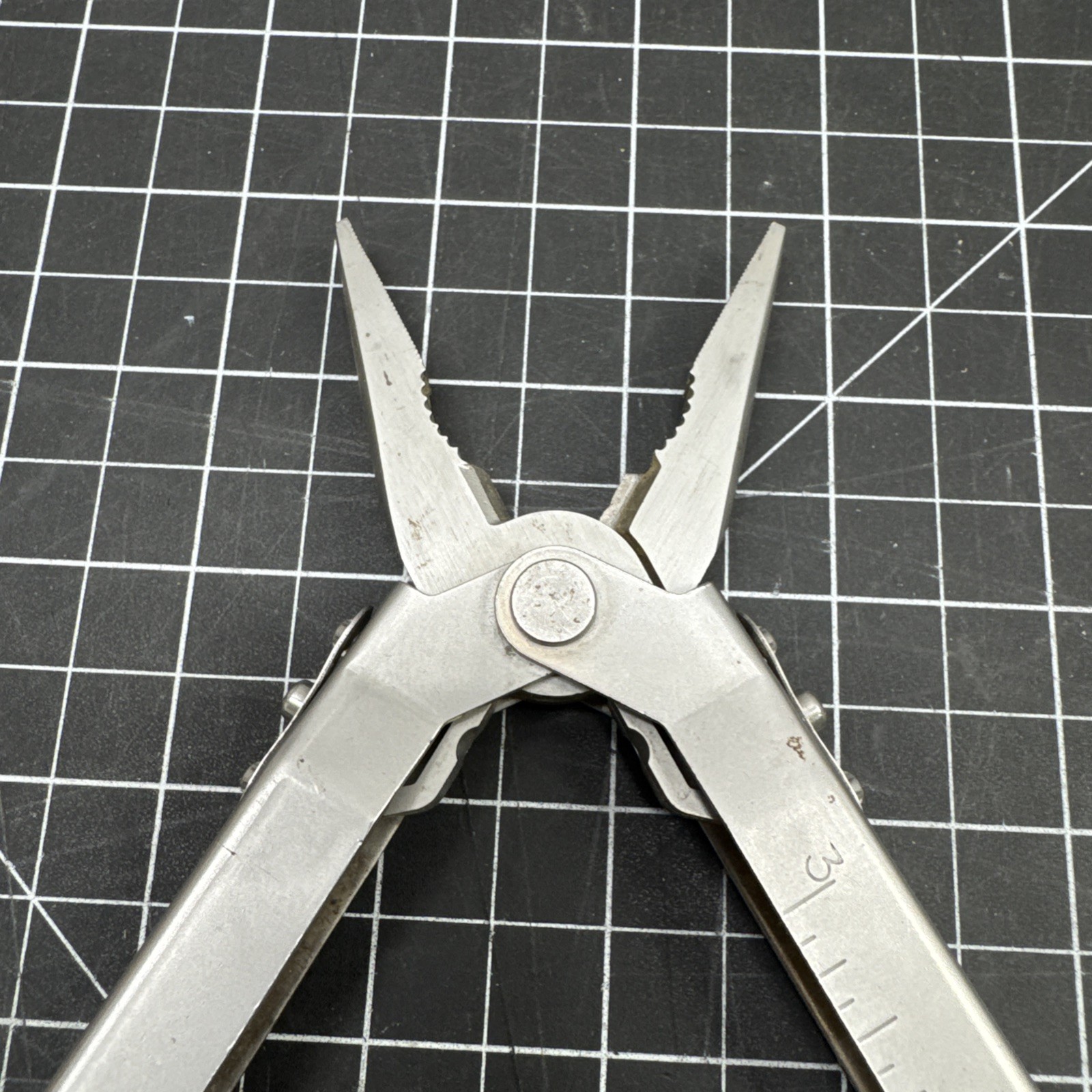 Gerber USA MP 600 Multi-Plier MultiTool Multiplier W/ Sheath D