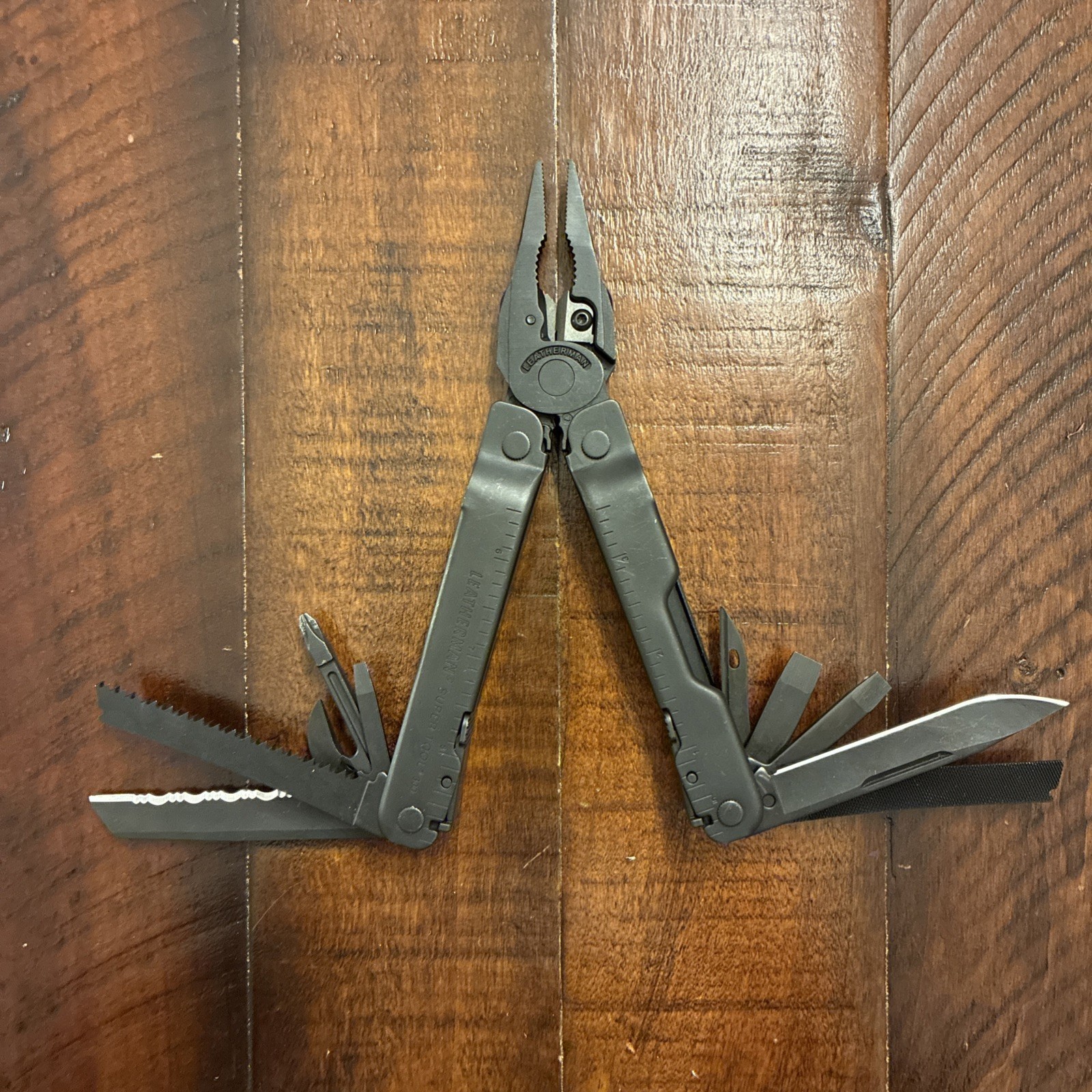 Leatherman Super Tool 300 Multitool Black Oxide – Excellent