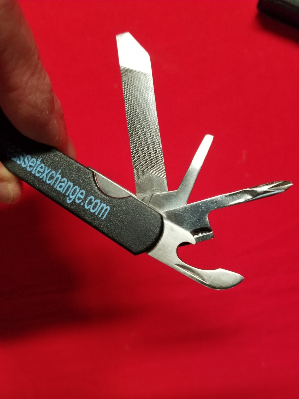 Multi-Tool 9 Function Knife, Screwdriver Tool.