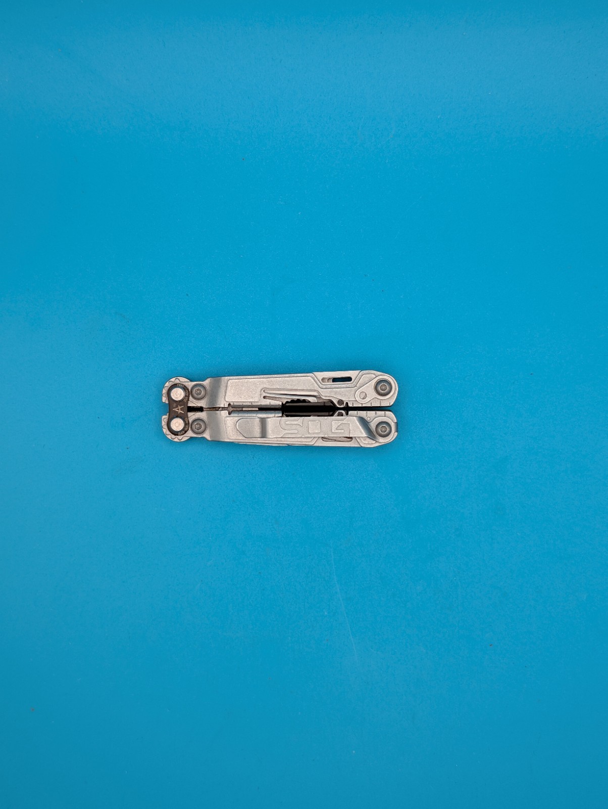 SOG PowerPint Tool Compact Lightweight Silver Multi-Tool!