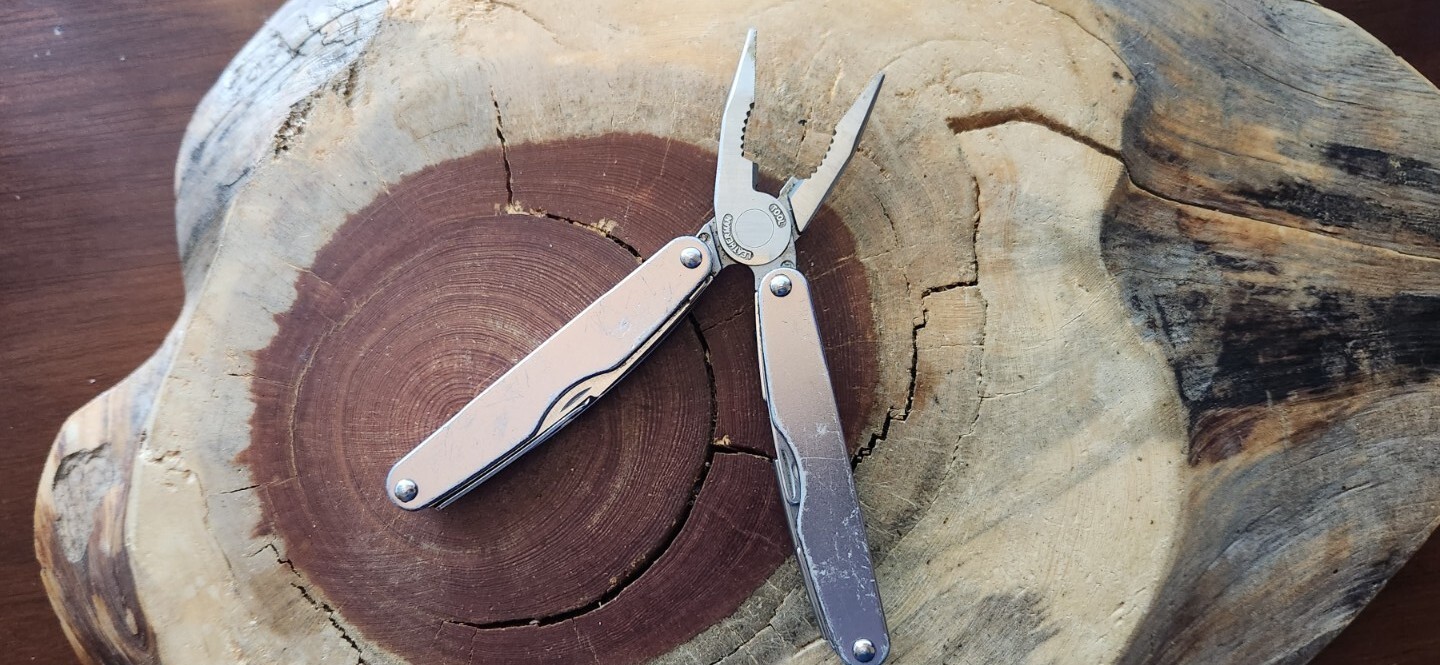 Leatherman Juice CS4 Storm Grey – Pliers Blade Corkscrew – Great Condition – T14