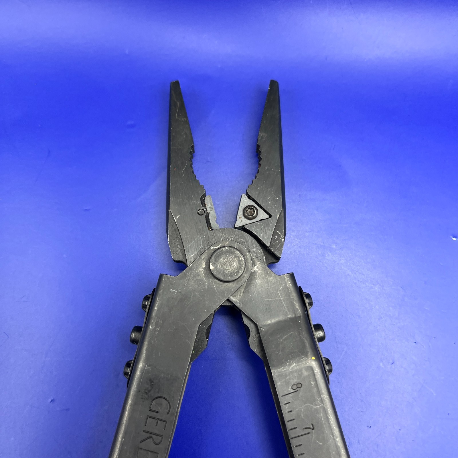 Gerber MP600 Black Oxide Multi-Tool Needle Nose Pliers Carbide Cutters