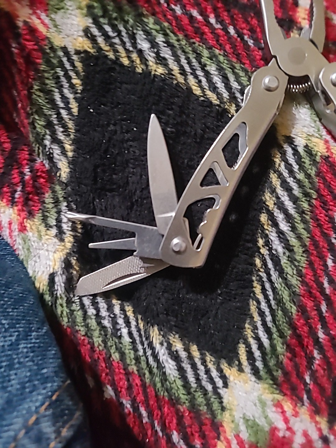 Ozark Trail 12 in 1 Multi Tool Camping Hunting Fishing, Silver Medium Size.