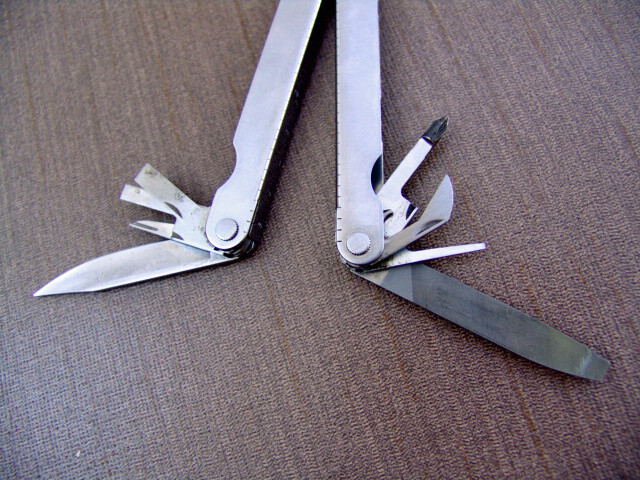LEATHERMAN PST-MULTI TOOL-06-95–RETIRED COLLECTIBLE—USED