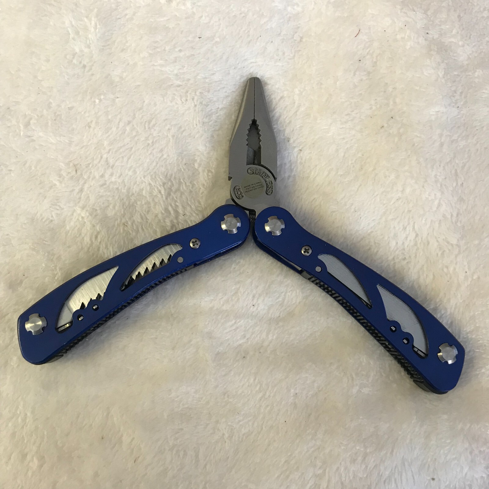 Avon All- purpose Multi-tool -2012- 9 tools in one