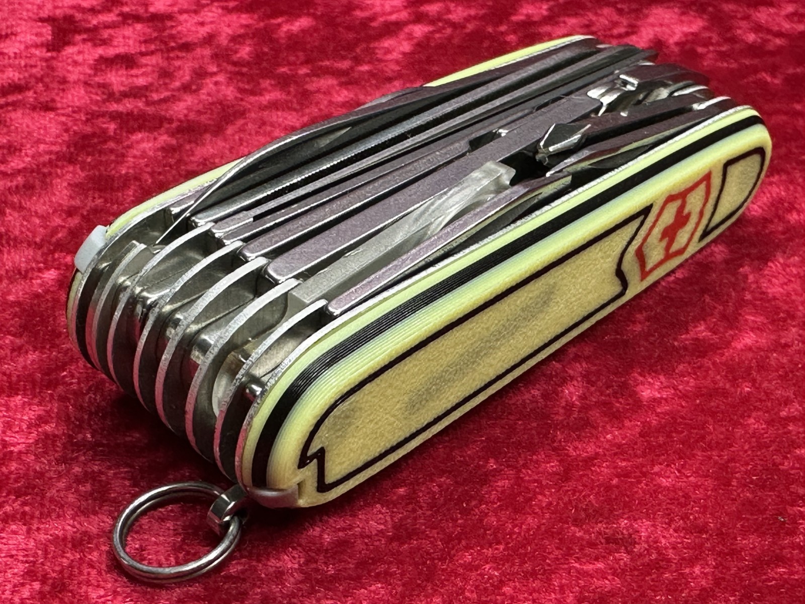 Victorinox SwissChamp Custom Glow In The Dark Scales Swiss Army Knife 91mm (691)