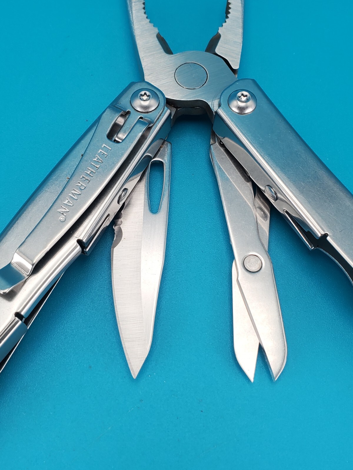 LEATHERMAN WINGMAN MULTI-TOOL! FAST SHIPPING!