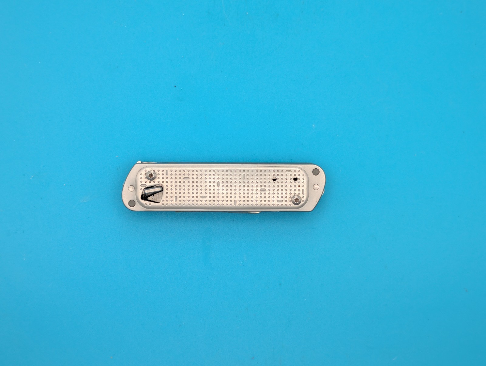 Leatherman FREE T4 Pocket Knife Multi-tool! Stainless! RETIRED!