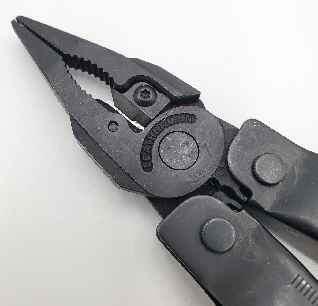 Leatherman Super Tool 300 Multi-Tools – Black