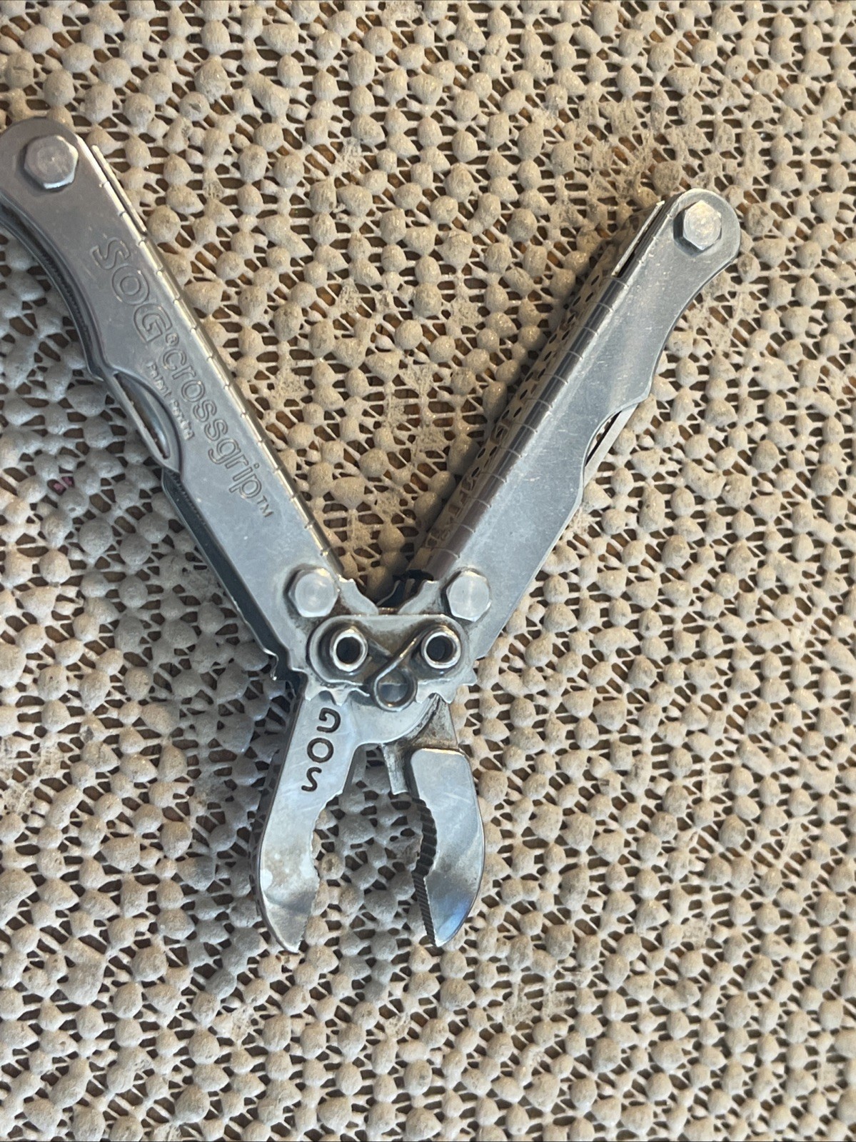 SOG Crossgrip Multi-Tool Compact Pocket Size Collectible- Pre-Owned