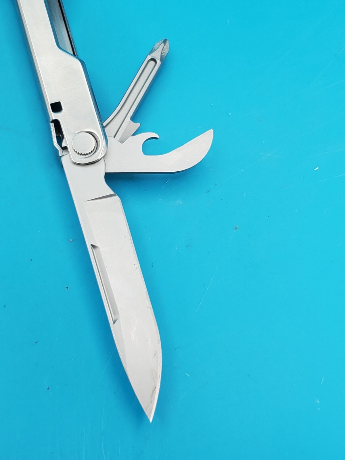 LEATHERMAN Bond Multitool, Stainless Steel Everyday Tool!