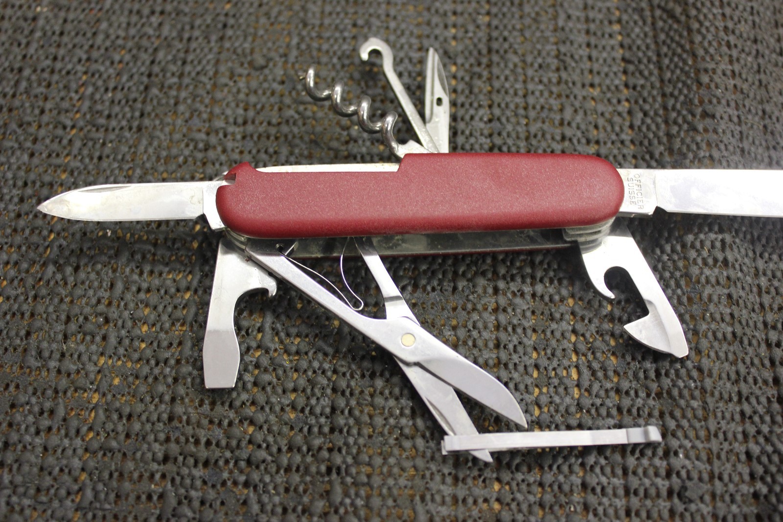 Victorinox Stainless Swiss Army Knife -officier suisse 10 function RED #770