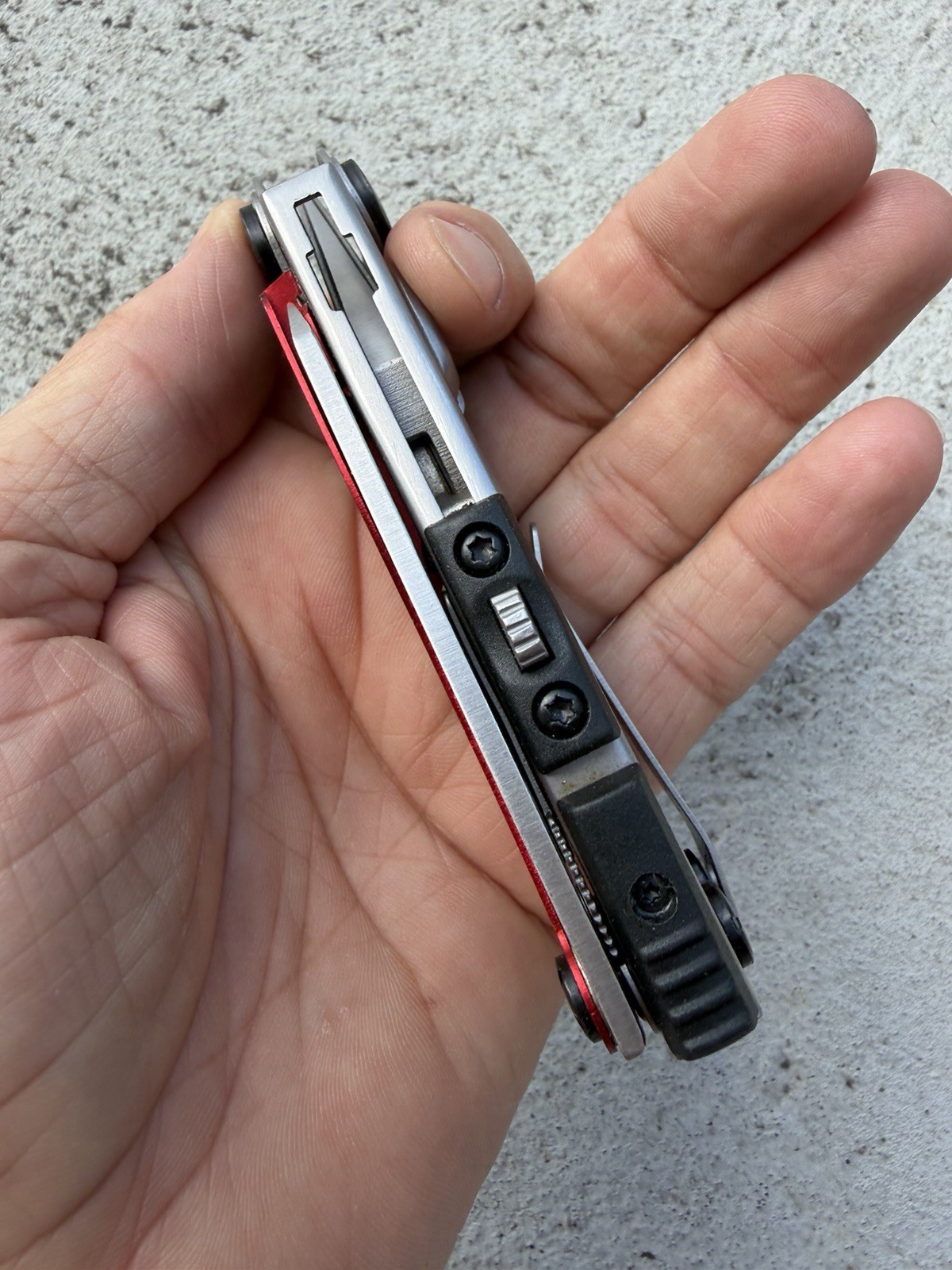 GERBER OCTANE RED/SILVER MULTI-PLIER MULTI TOOL IN SHEATH DISCONTINUED, RARE EXC