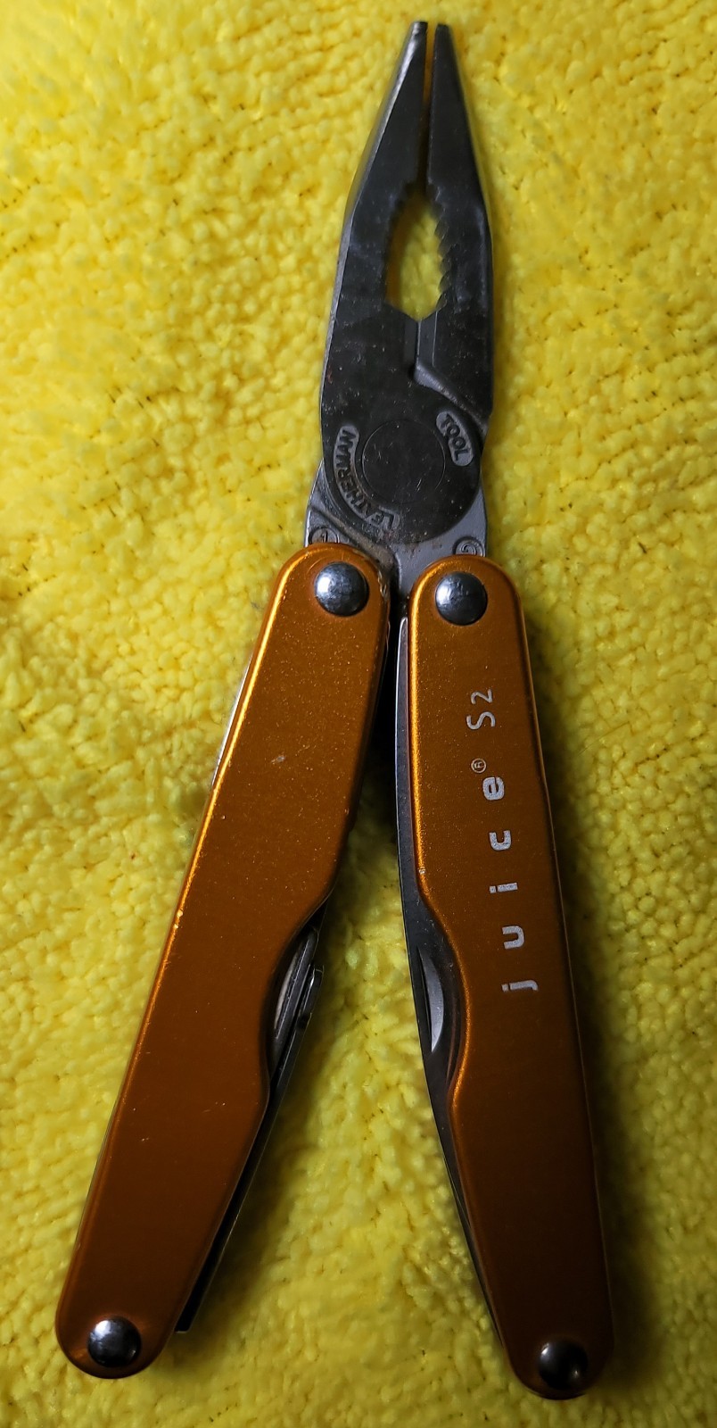 Leatherman Juice s2 orange -Mint Unused, Multitool RARE text Version Collectable
