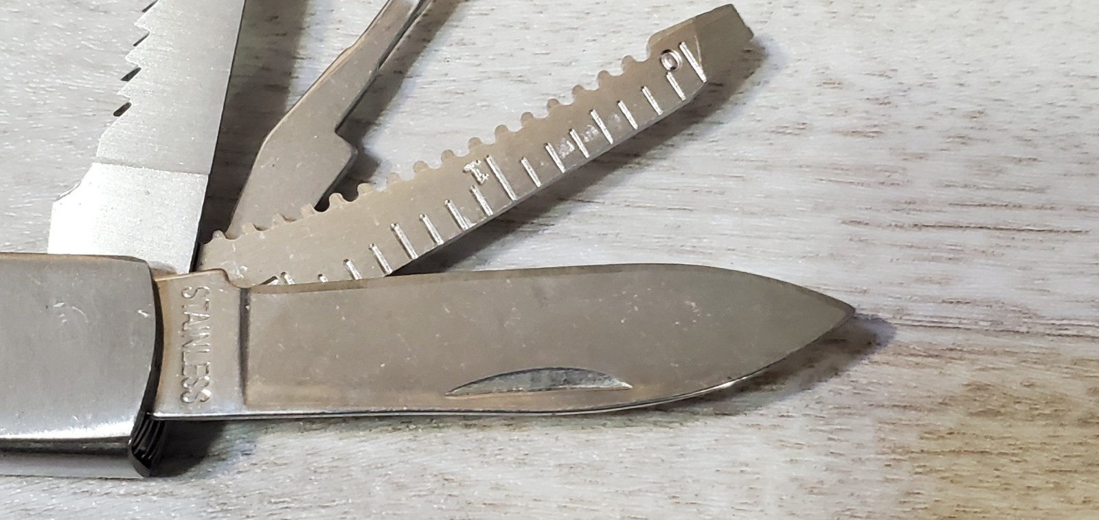 Sheffield Axe Multi Tool Camping Knives Utility Phillips Screwdriver Hammer 12/1