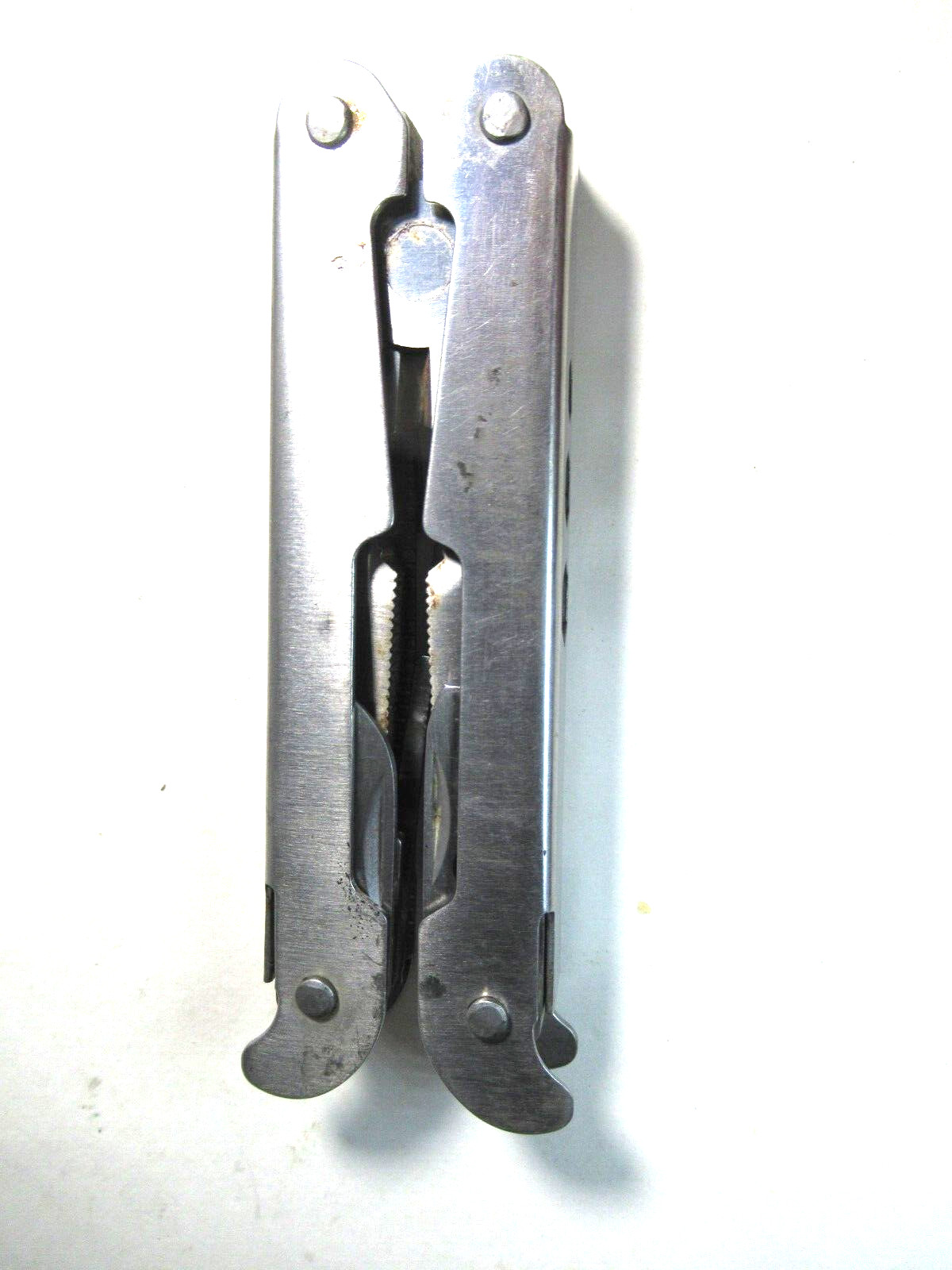 Multi Tool Great For Outdoors Trips Handy & Works! Many Tools In 1! China Made