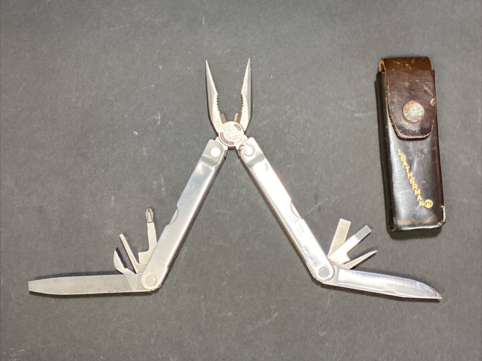 Vintage 1990’s Genuine Leatherman Survival Mini Tool with Sheath Portland USA J3