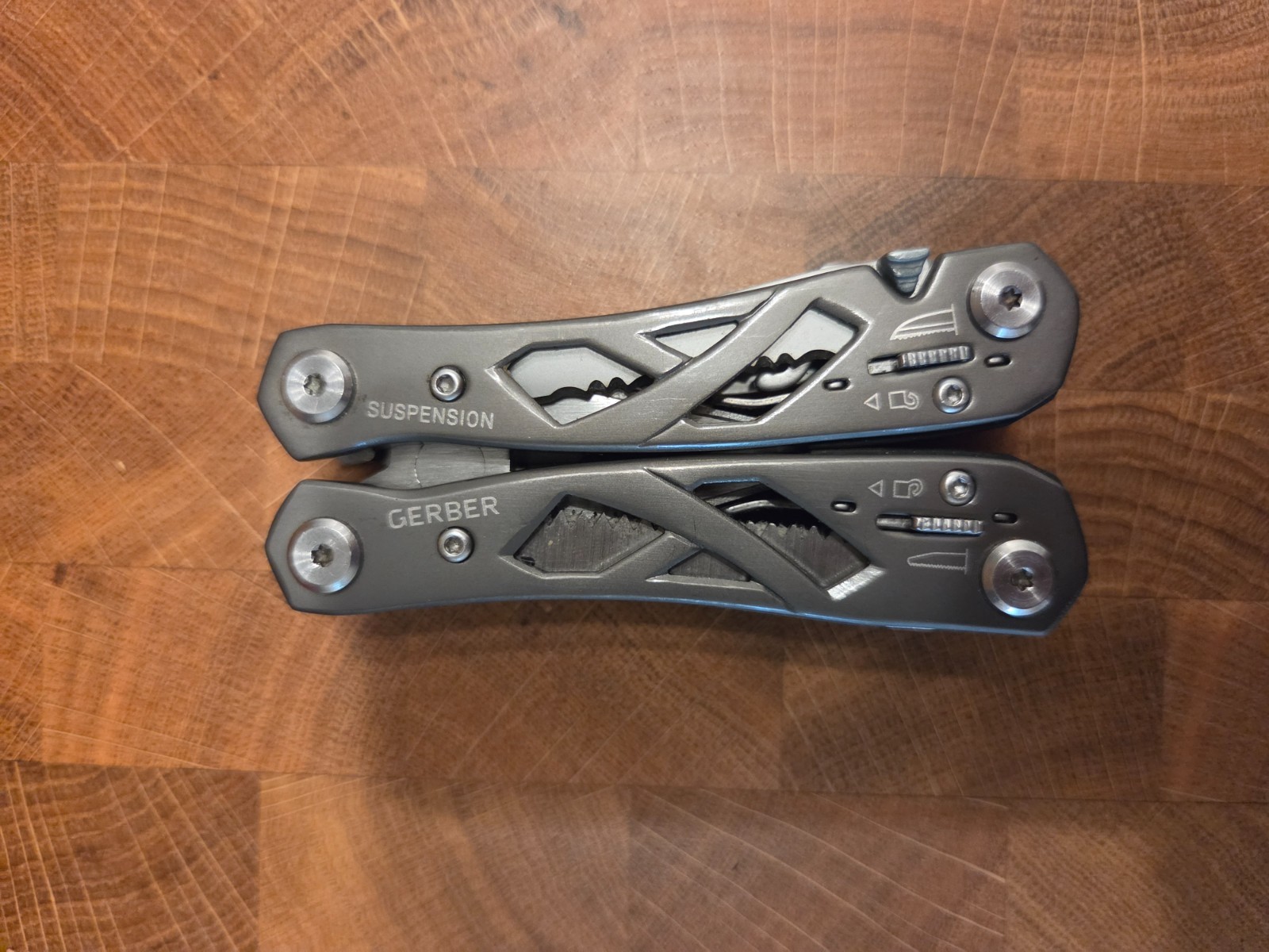 Gerber Gear Suspension 12-in-1 EDC Multi-Plier Multitool Camping & Survival