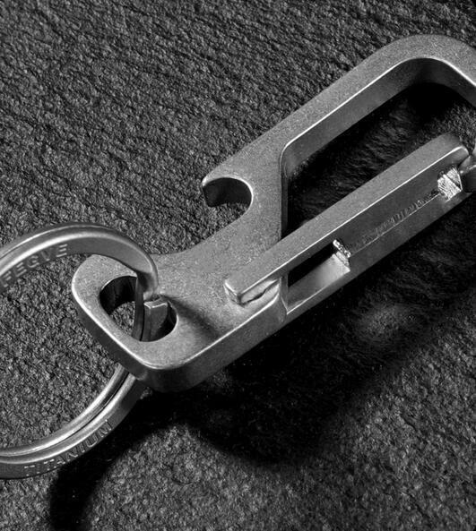 1PC EDC Titanium Key Chain Multifunctional Carabiner Car Keychain Organizer Gift