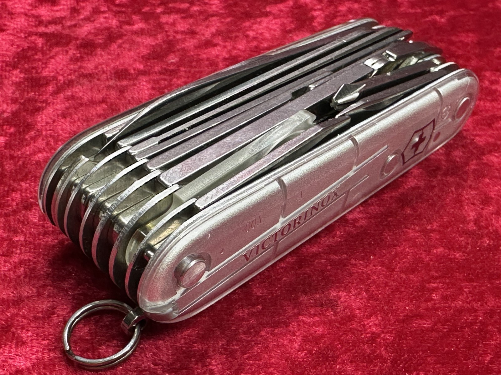 Victorinox SwissChamp SilverTech Swiss Army Knife 91mm 21 Tool 8 Layer (674)