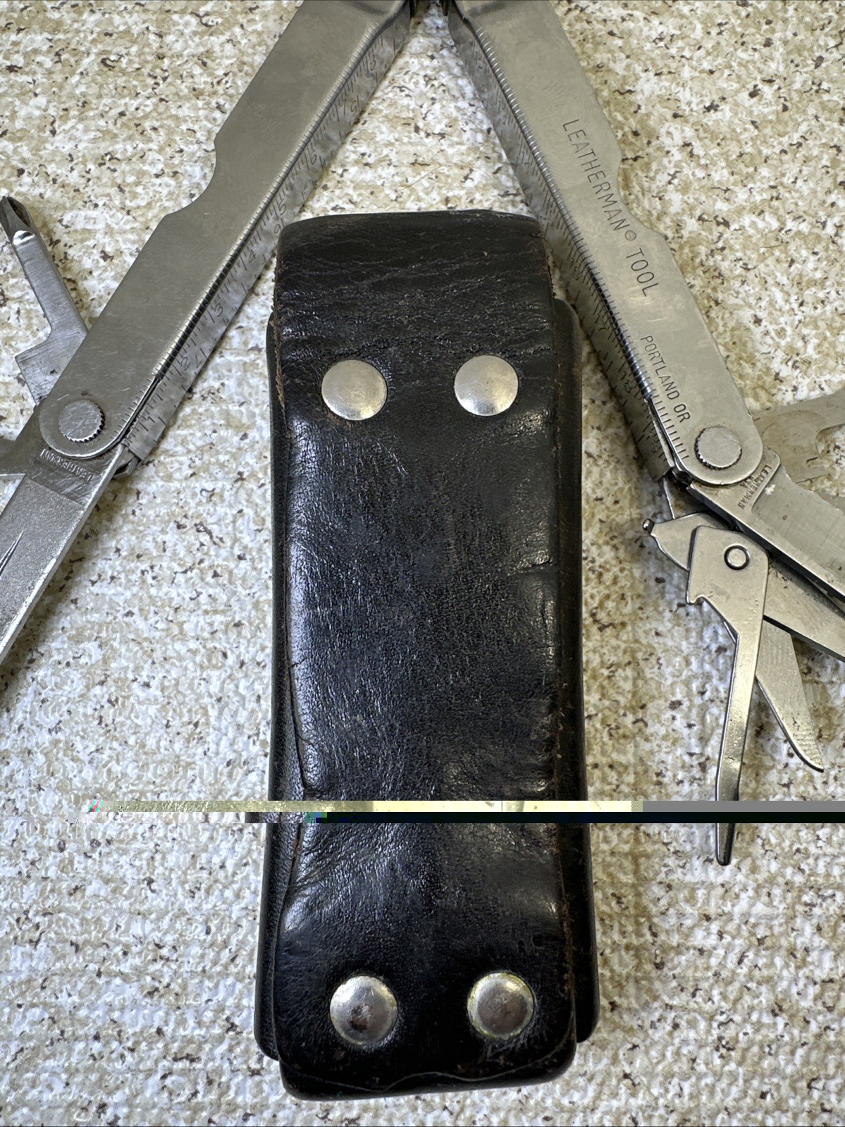VTG Original Leatherman Multi Tool W/Original Leatherman Sheath “0696” Read Desc