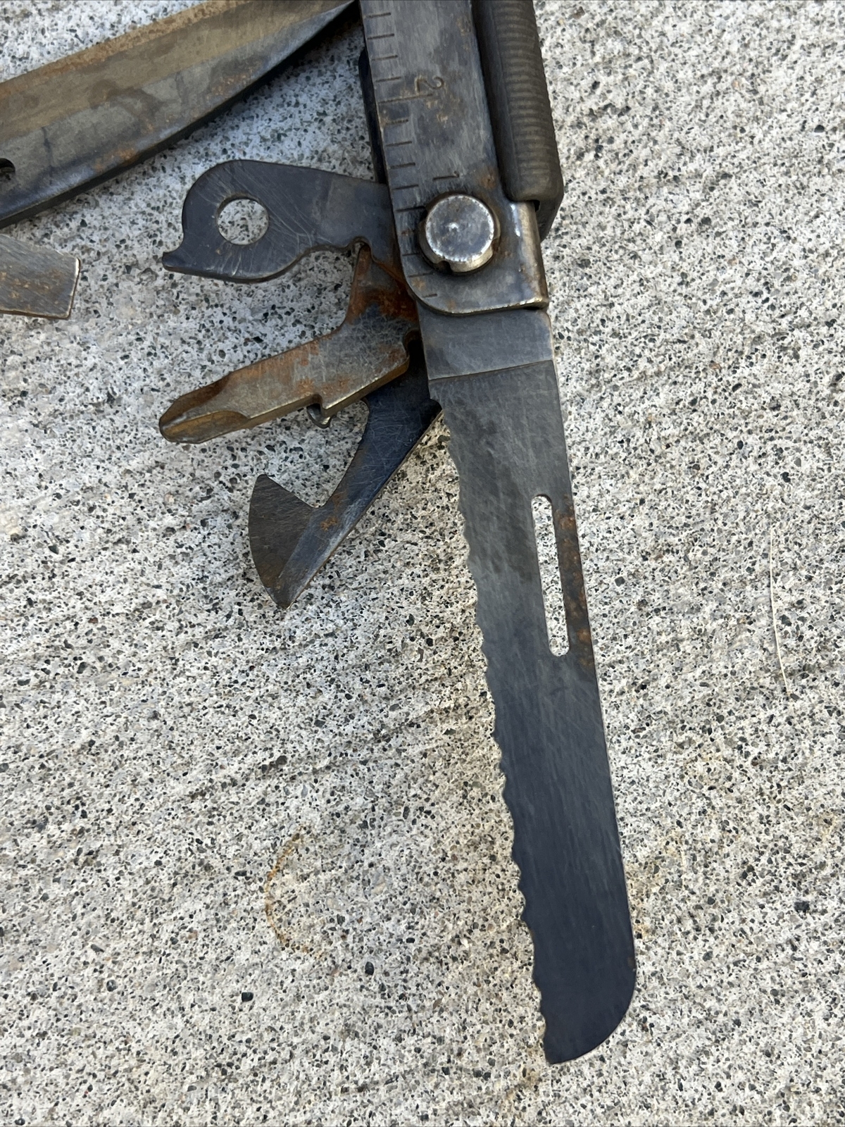 Gerber MP600 Multi-Tool Multi-Plier Black Oxide ( See Pictures )