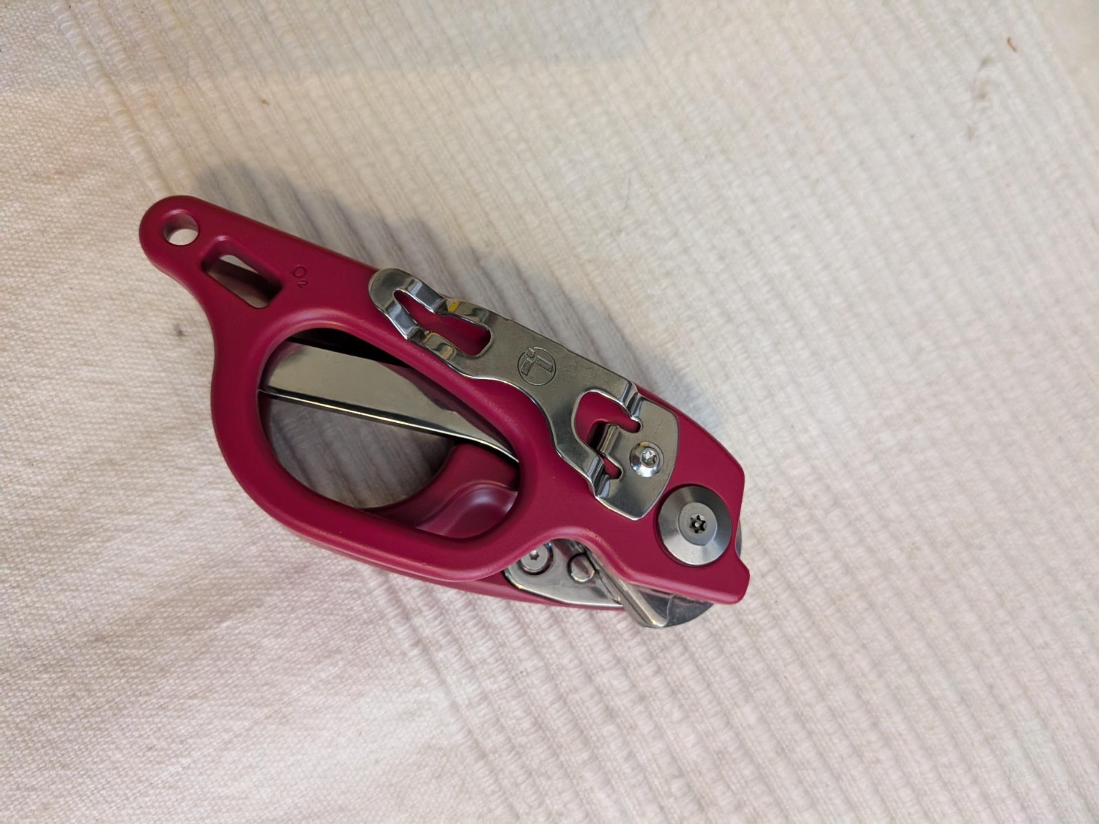 Leatherman Raptor Response Red/Crimson Rescue Shears 832963 – No Sheath – NEW
