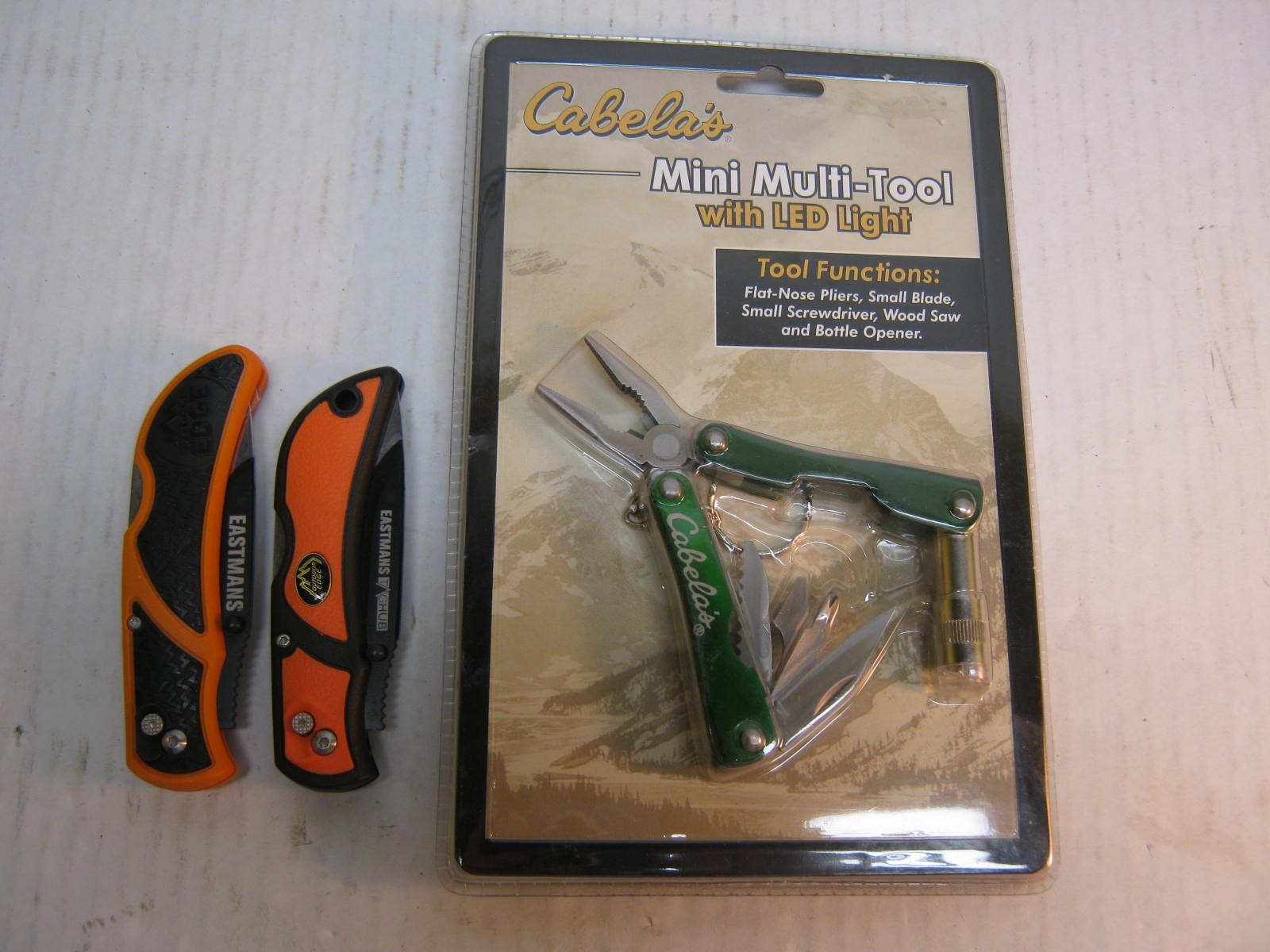 Cabela’s Mini Multi-Tool with LED Light New With 2 Outdoor Edge Easton Knifes