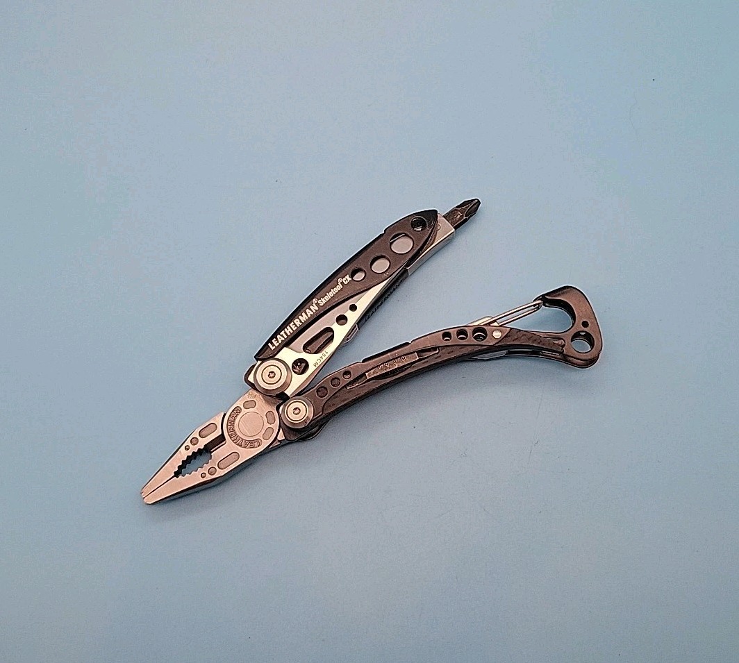 Leatherman Skeletool CX Multi-Tool – Plain Edge 154CM Blade – Driver Bits