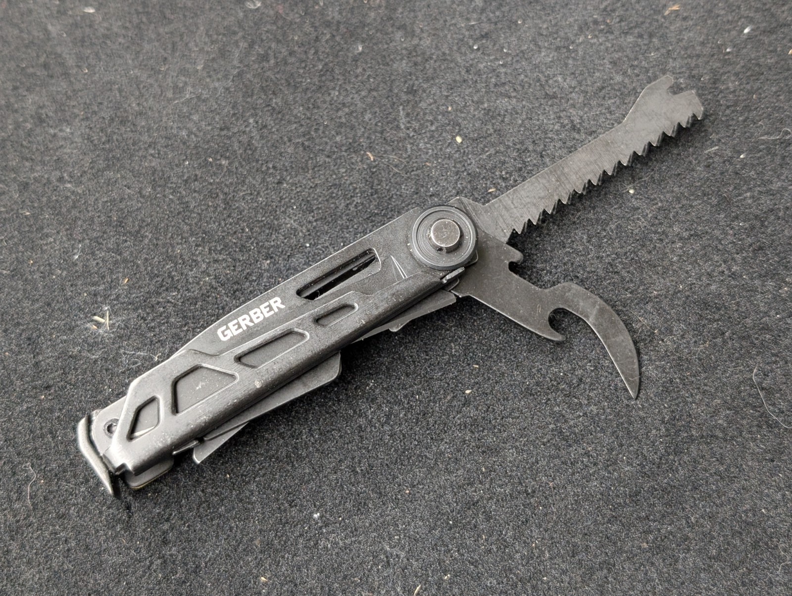Gerber Armbar Scout Multi-Tool Knife w/ Scissors & Saw More… – Nice