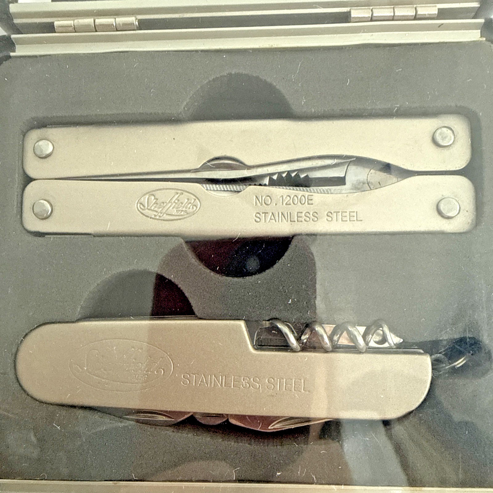Mint SHEFFIELD 2 PIECE MULTI FUNCTION TOOL BOX 318-382 POCKET KNIFE TOOL