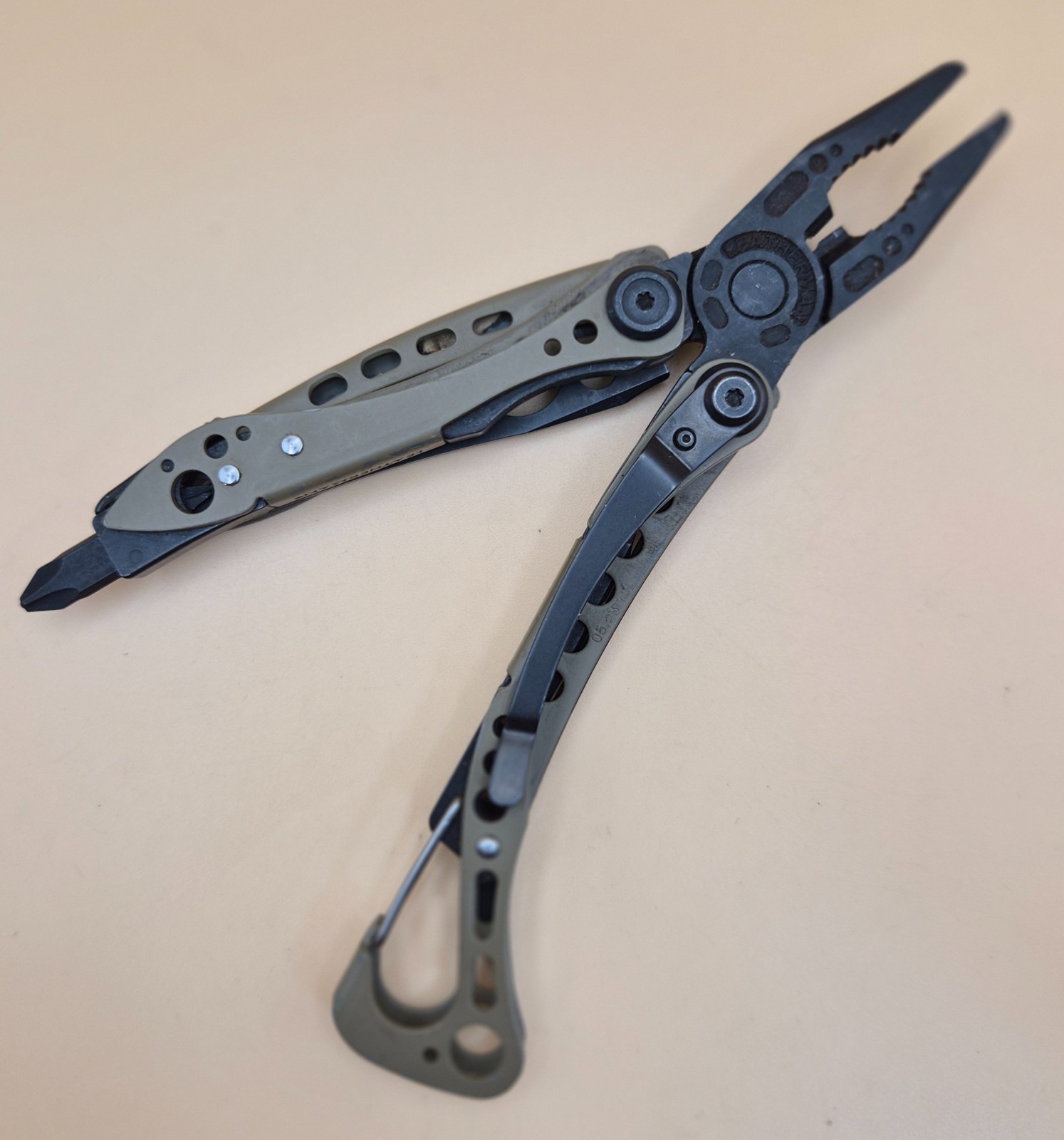 Leatherman SKELETOOL Multi-tool Coyote Tan – Good Condition (001)