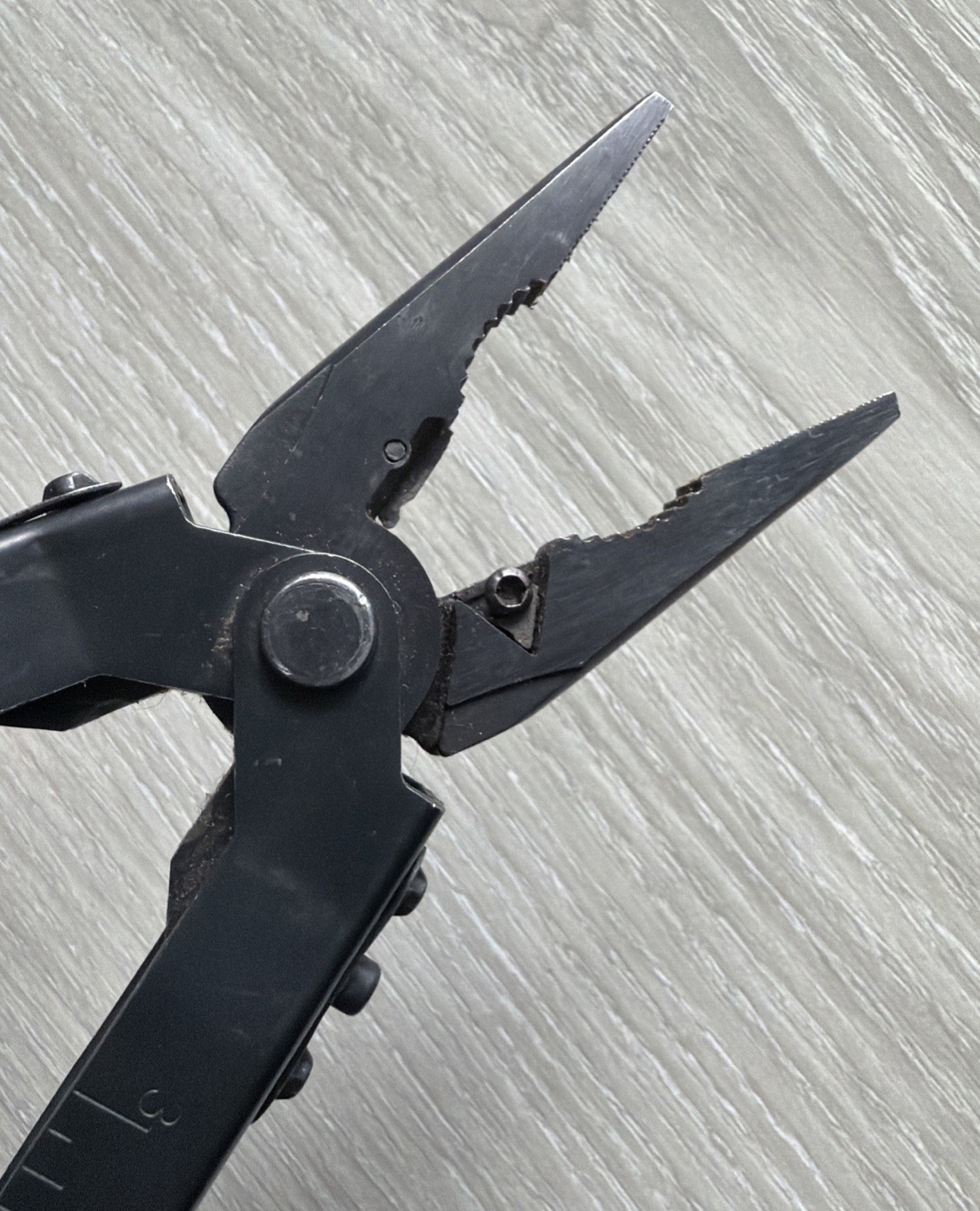 Gerber MP600 Multi-Tool Needle Nose Pliers Black Oxide W/ Sheath Tools Pictured